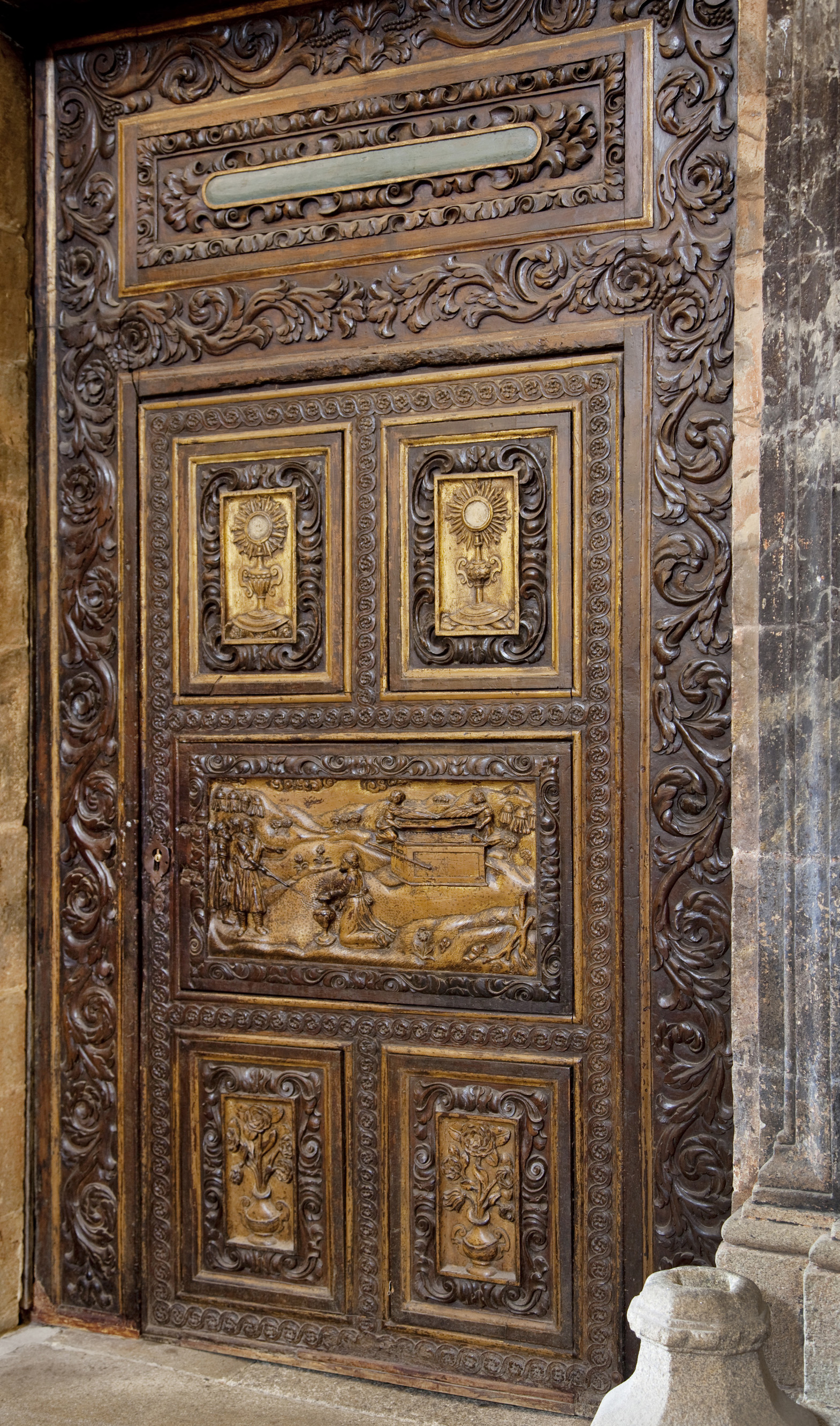 Detalle da porta da sancristía de Lugo